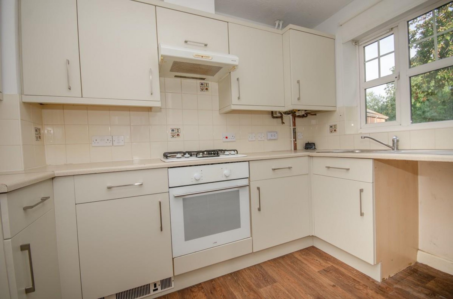 2 bedroom House for sale in Hill Close, Emersons Green, Bristol, BS16 7HH