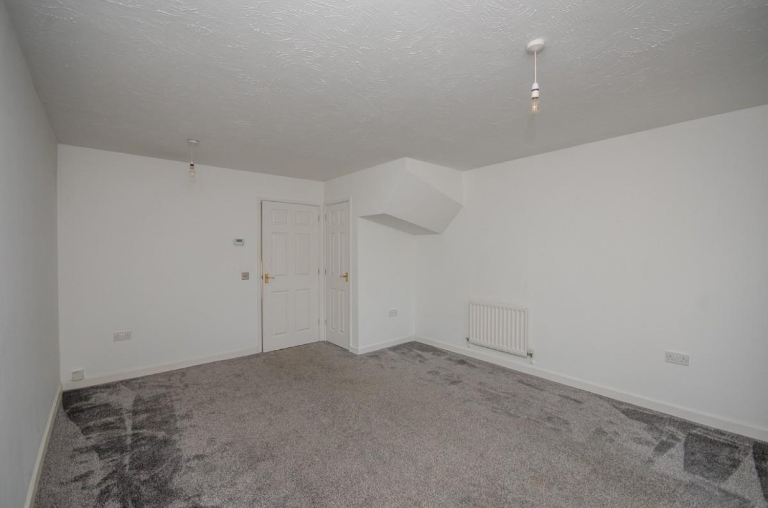 2 bedroom House for sale in Hill Close, Emersons Green, Bristol, BS16 7HH