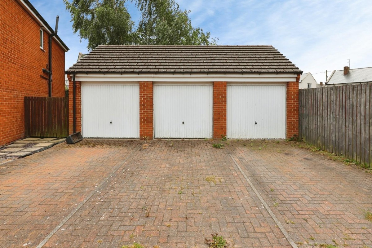 Lynas Place, Evenwood