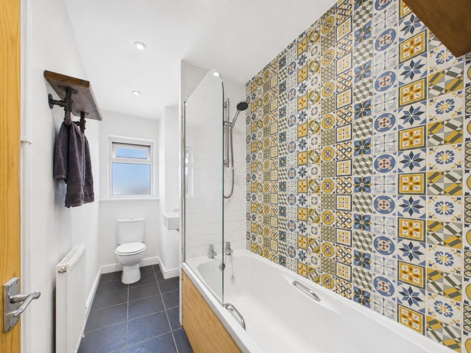 2 bedroom Flat for sale in Quarry Road, Alveston, Bristol