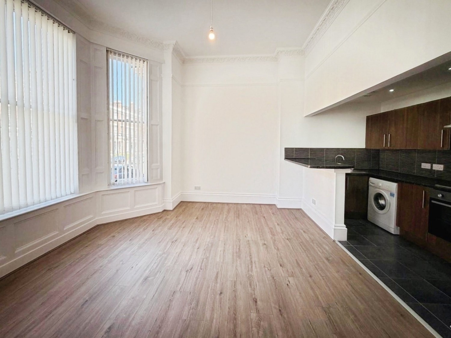 2 bedroom Flat to let in Huskisson Street , Georgian Quarter, L8 7LS