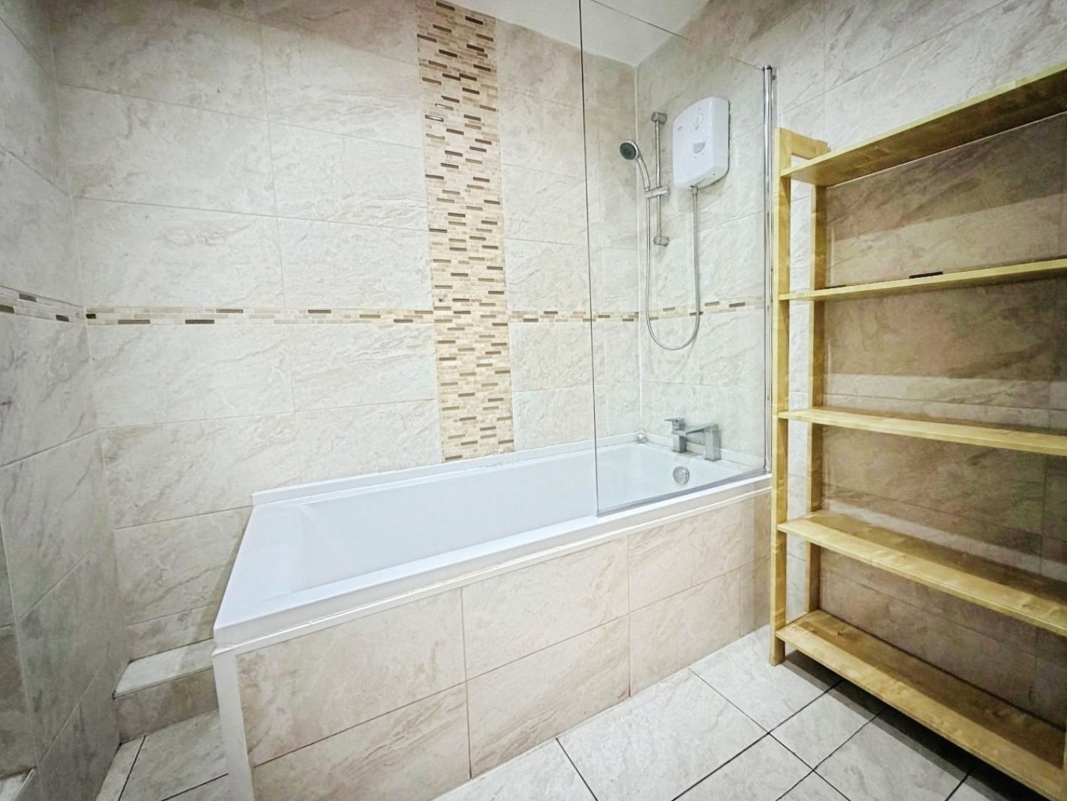 2 bedroom Flat to let in Huskisson Street , Georgian Quarter, L8 7LS