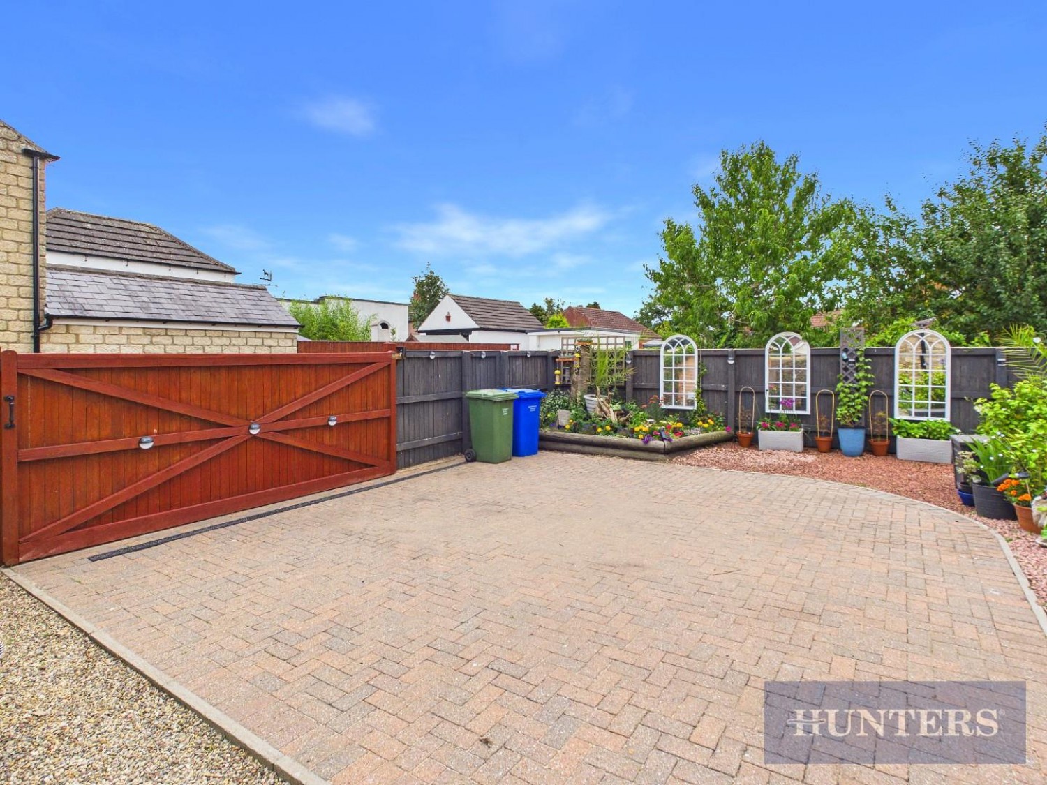 2 bedroom House for sale in Main Street, Cayton, Scarborough