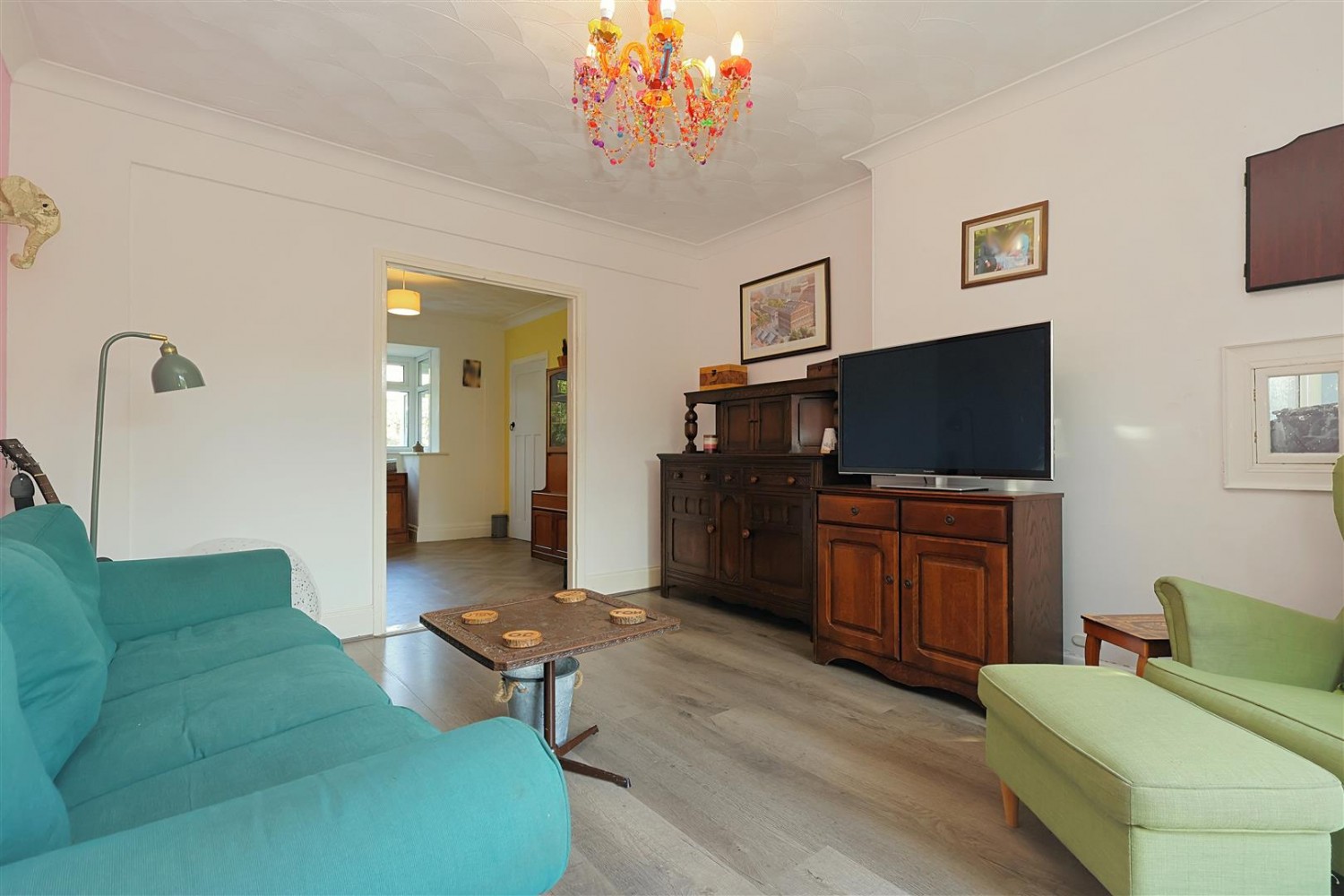 3 bedroom House for sale in Swinnow Drive, Leeds