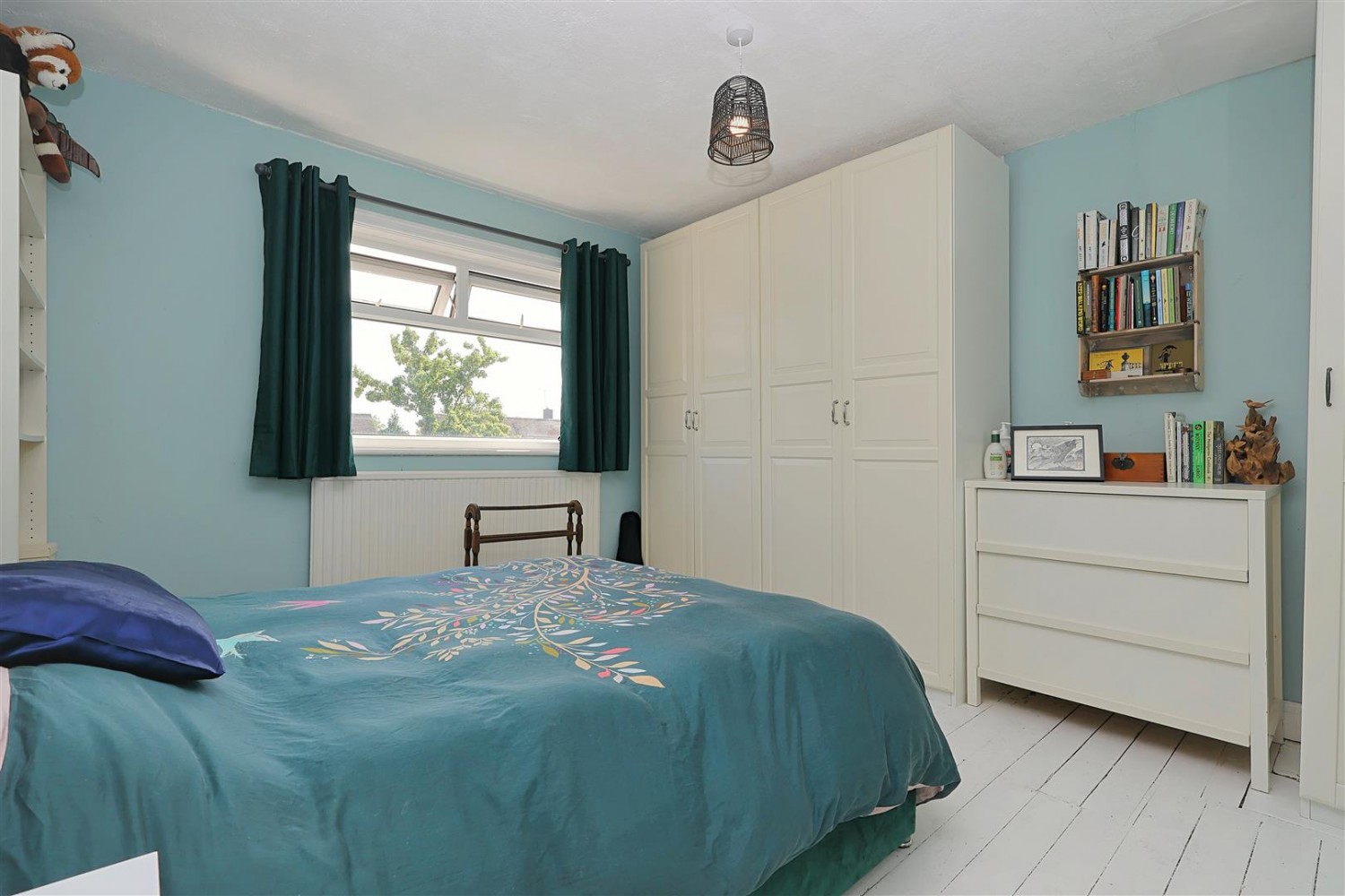 3 bedroom House for sale in Swinnow Drive, Leeds