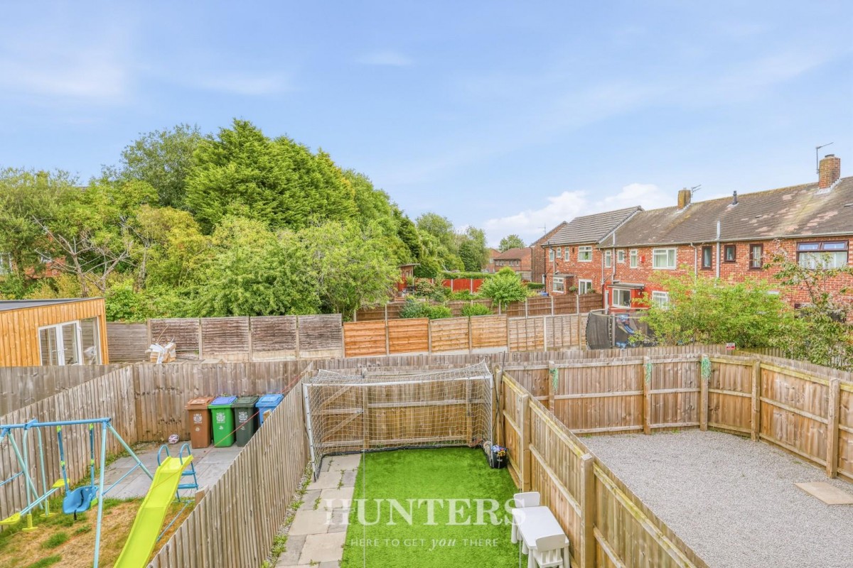 Fusilier Close, Middleton M24