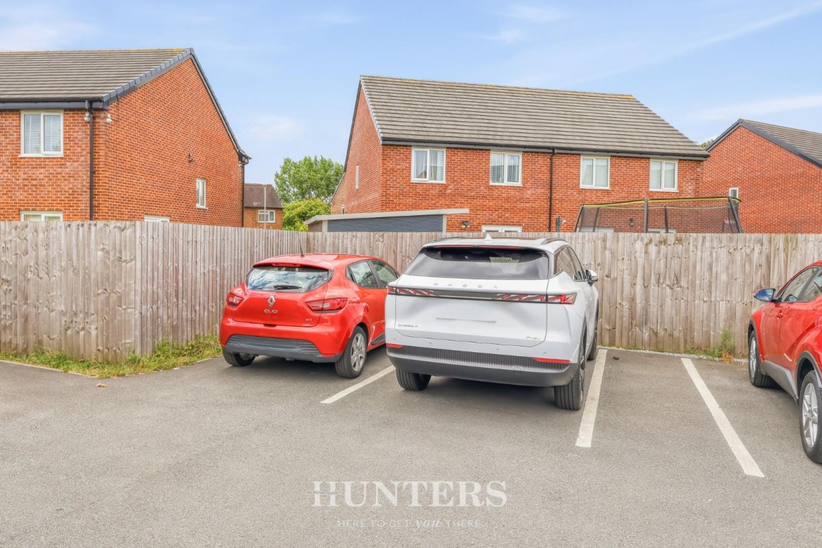 Fusilier Close, Middleton M24