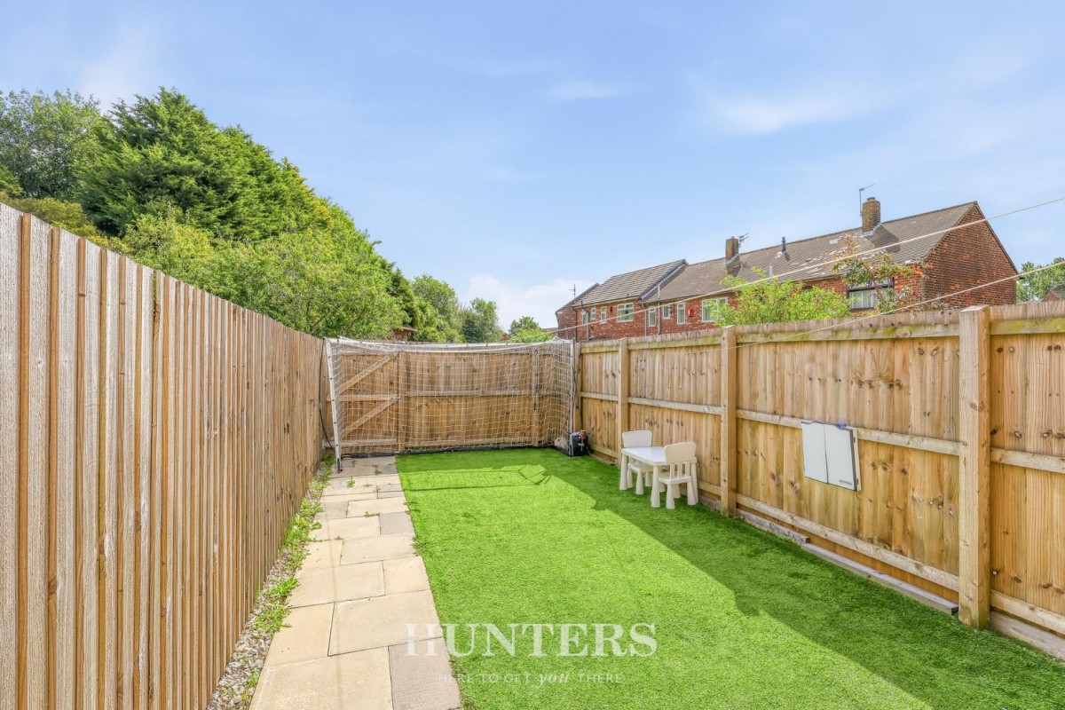Fusilier Close, Middleton M24