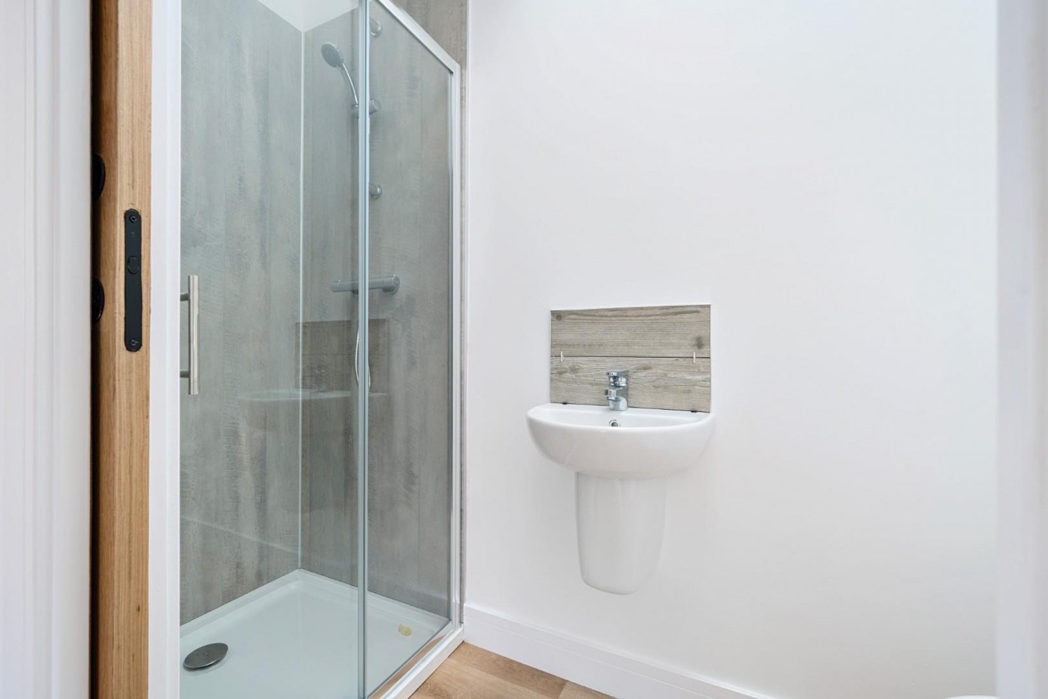 4 bedroom House to let in Huthnance Farm