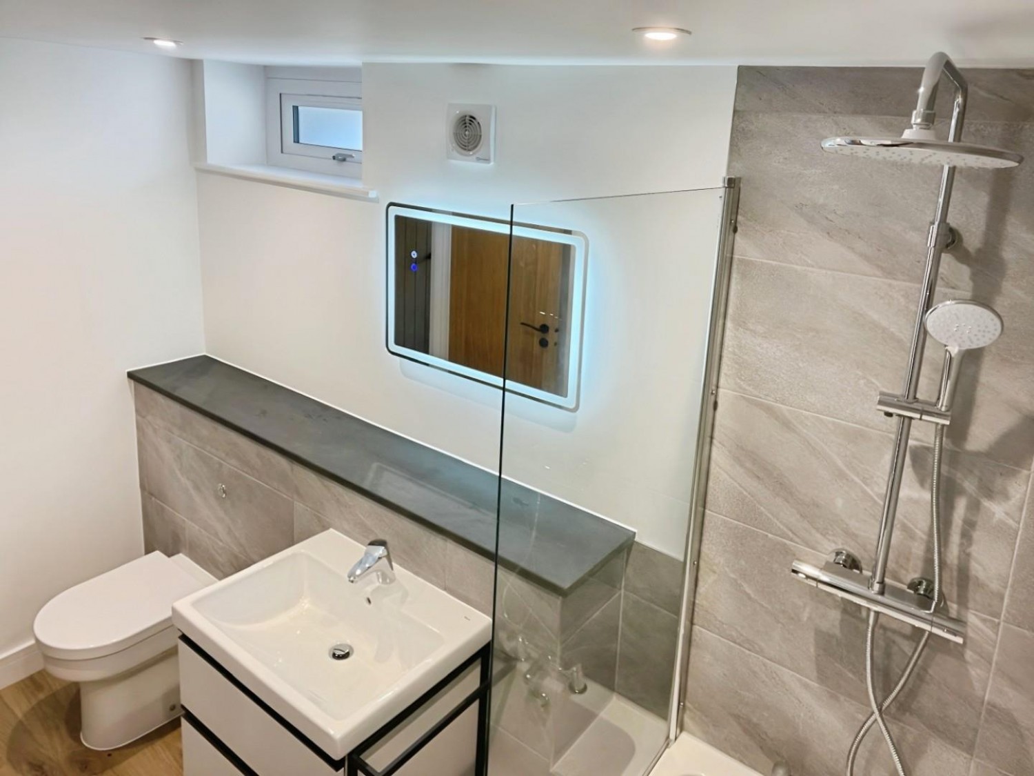 4 bedroom House to let in Huthnance Farm
