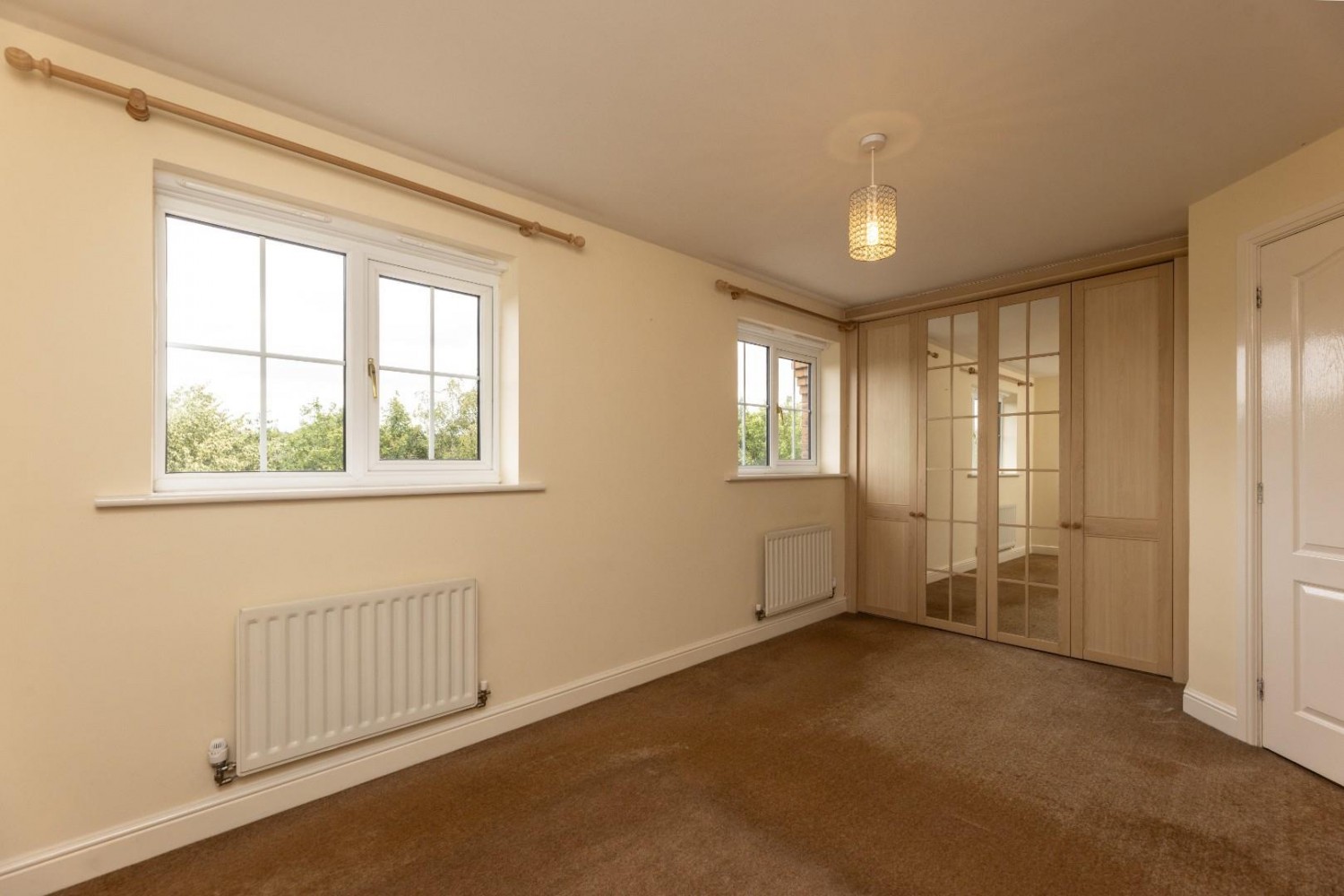 3 bedroom House for sale in Willowbridge Close, Castleford