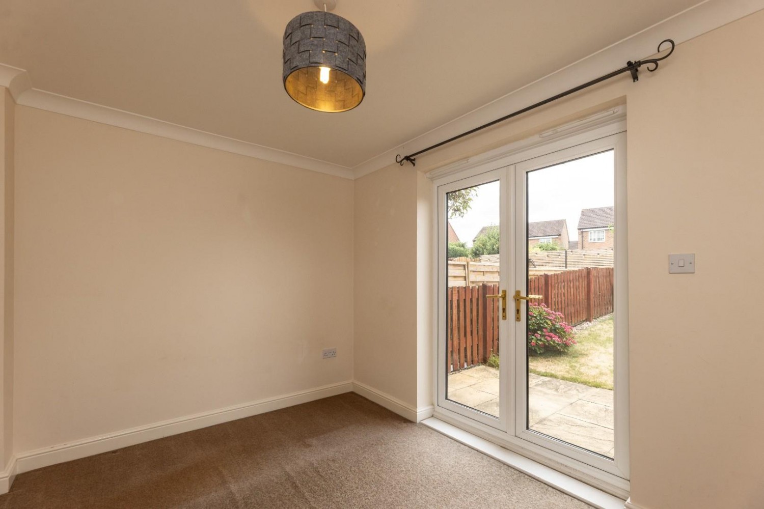 3 bedroom House for sale in Willowbridge Close, Castleford