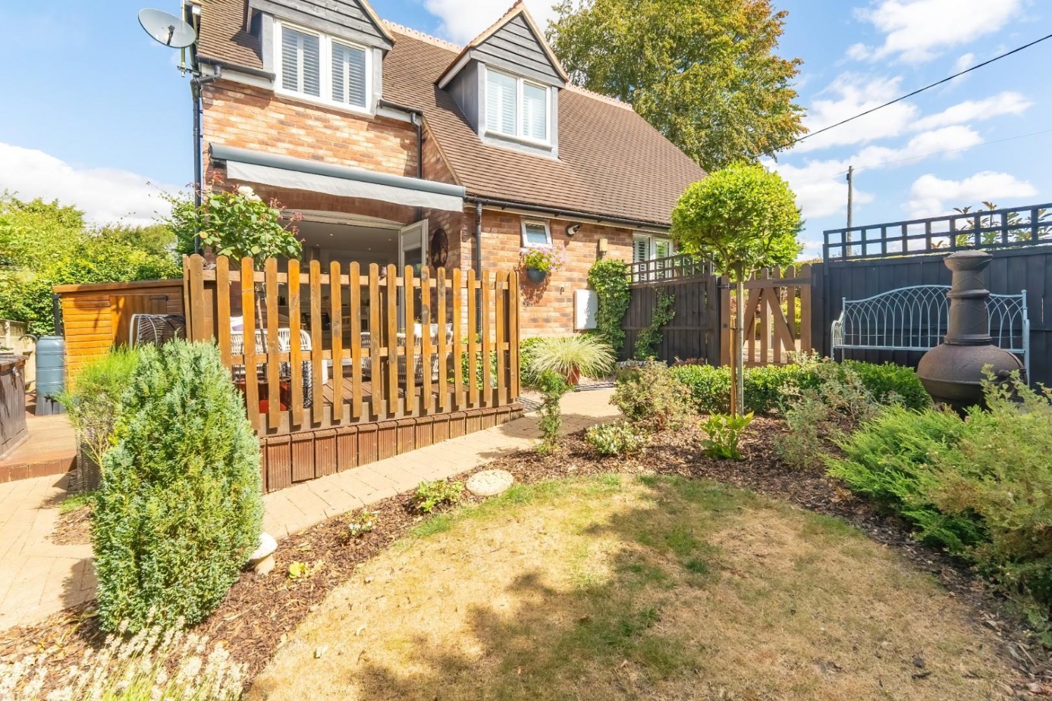 2 bedroom House for sale in Soulbury Road, Burcott, Leighton Buzzard