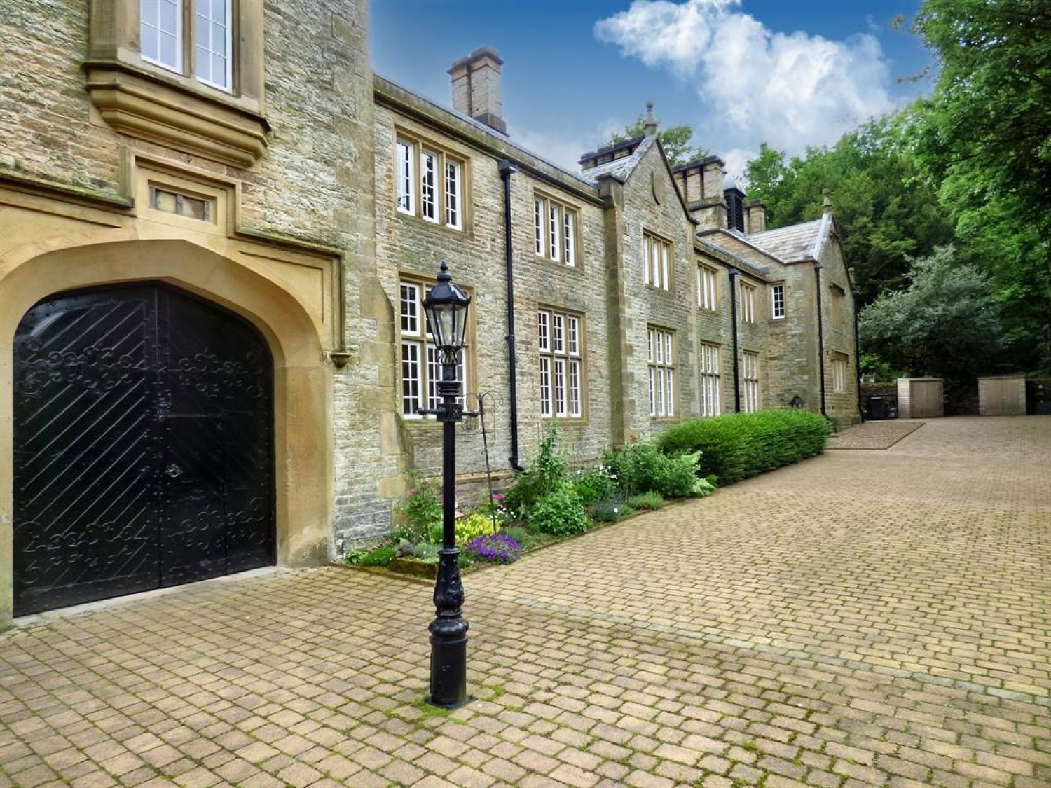 2 bedroom House to let in Eshton Hall, Gargrave. Skipton