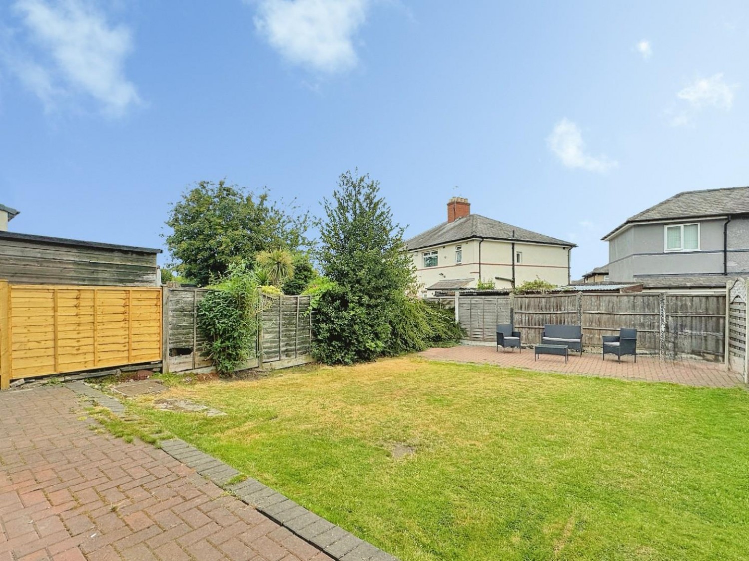3 bedroom House for sale in Lower Town Street, Bramley, Leeds