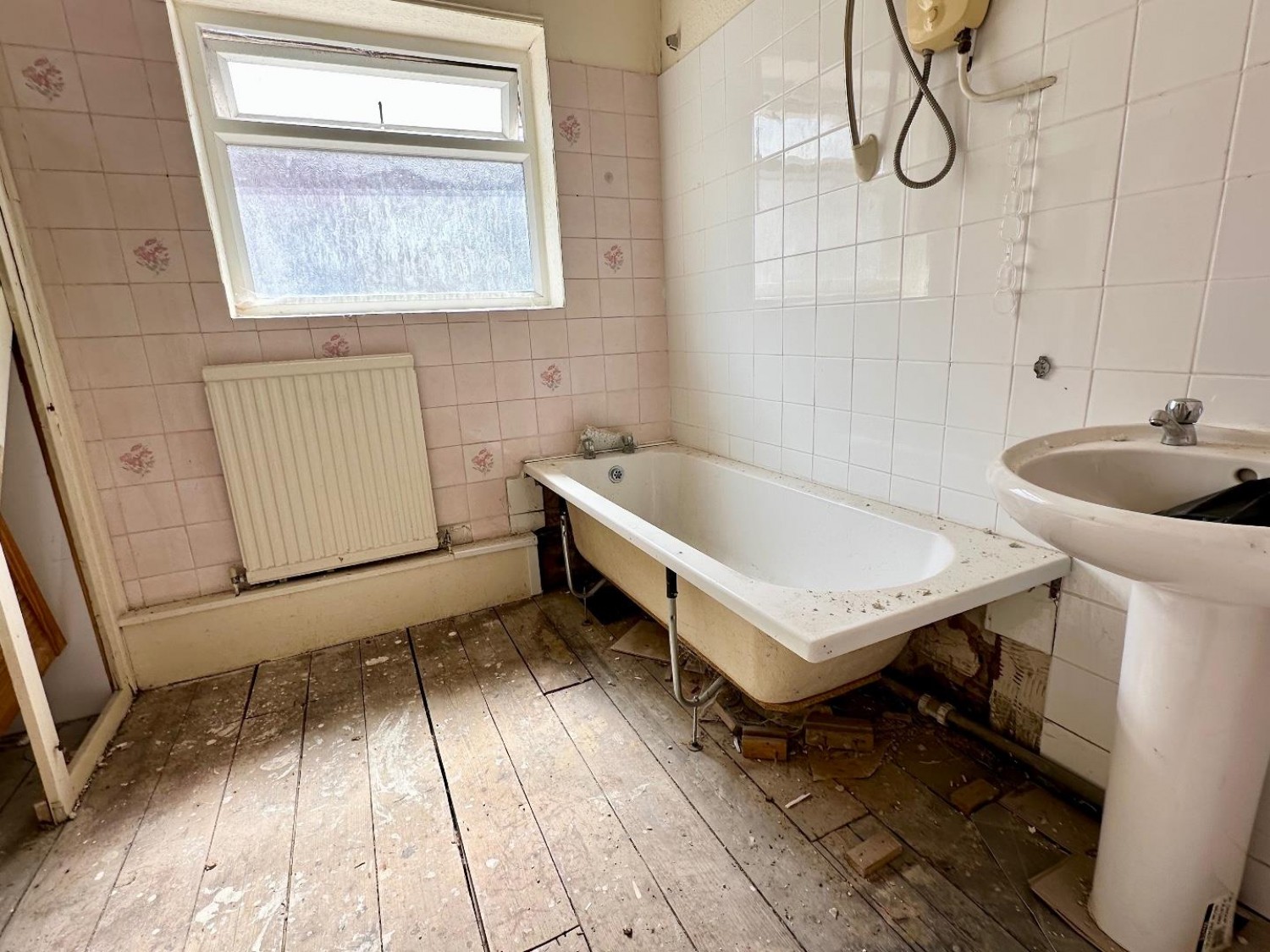 4 bedroom House for sale in Warbreck Drive, Blackpool