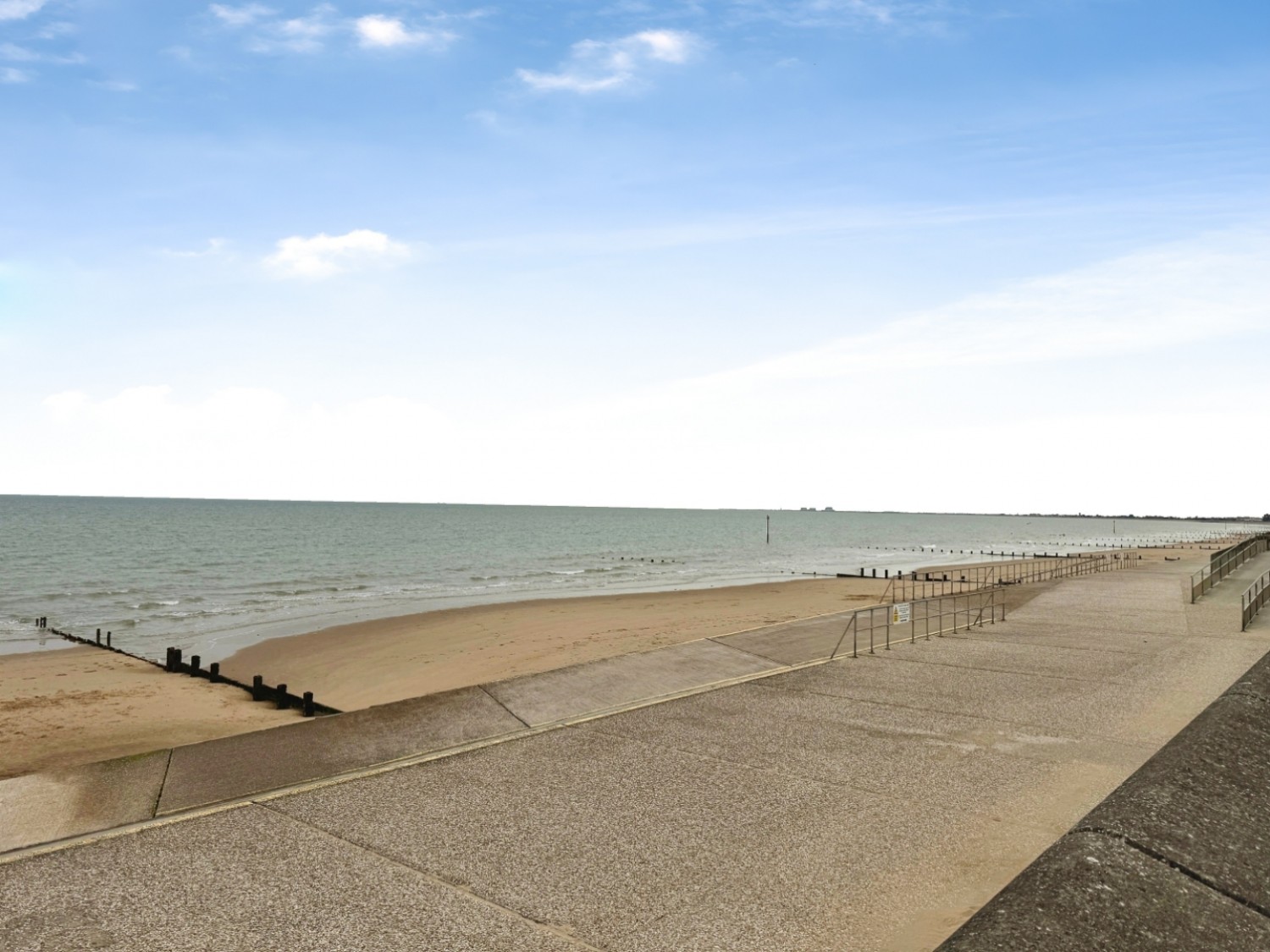 4 bedroom House for sale in Seawall, Dymchurch, Romney Marsh