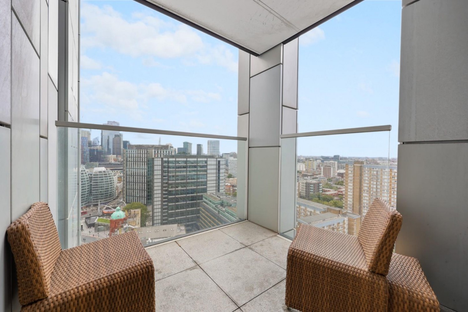 1 bedroom Flat to let in City Road, London, EC1V