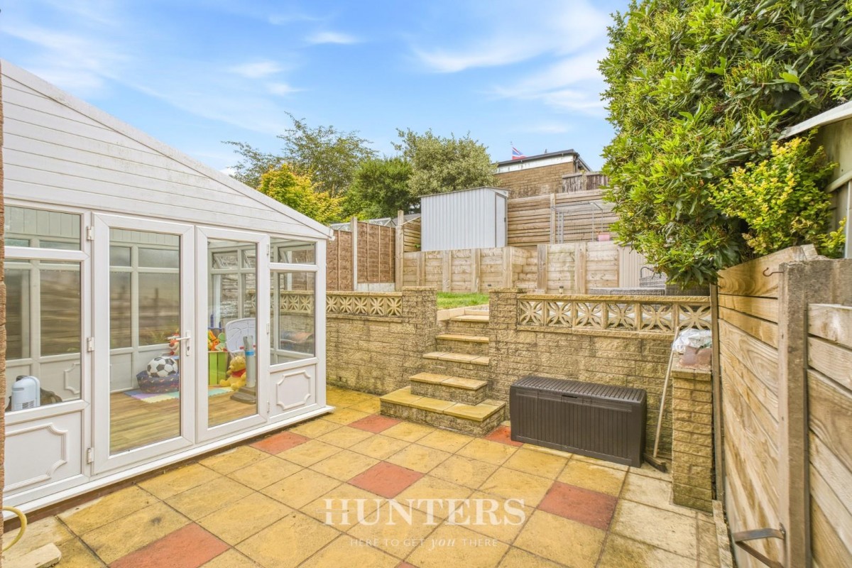 Glenwood Drive, Middleton M24