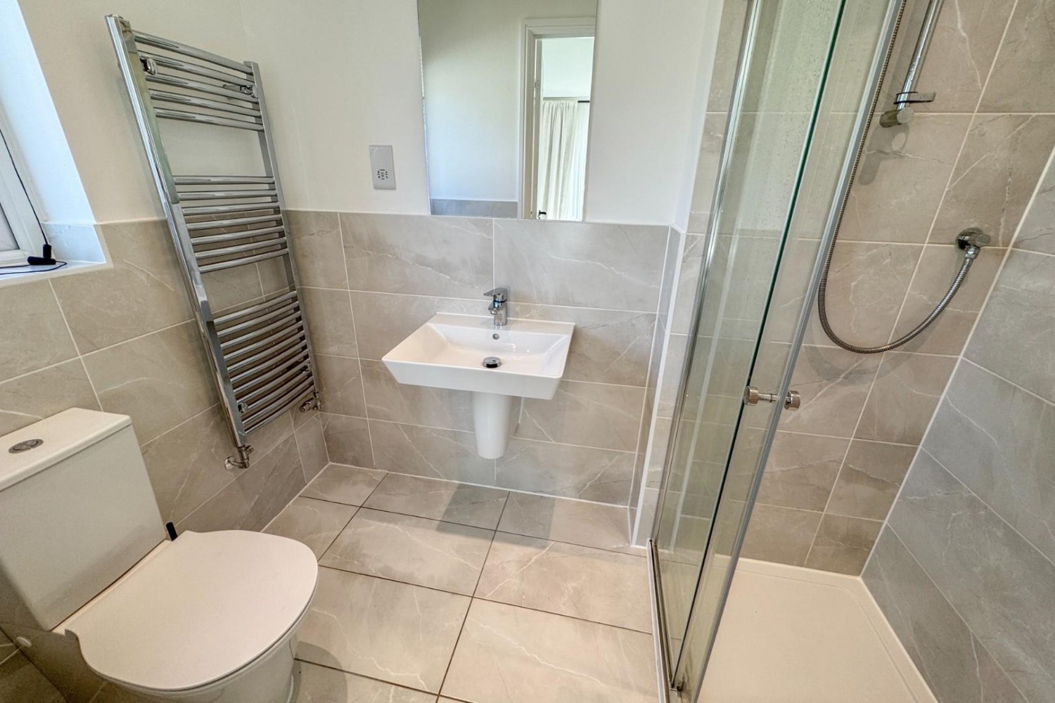 4 bedroom House to let in Bramham Gardens, Leeds