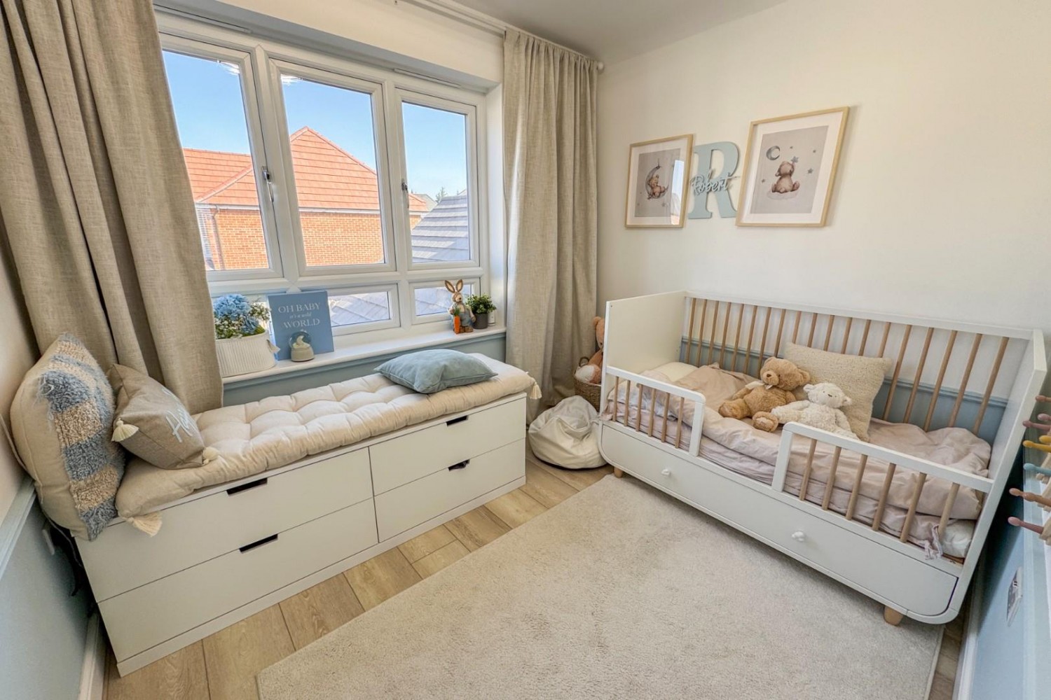 4 bedroom House to let in Bramham Gardens, Leeds
