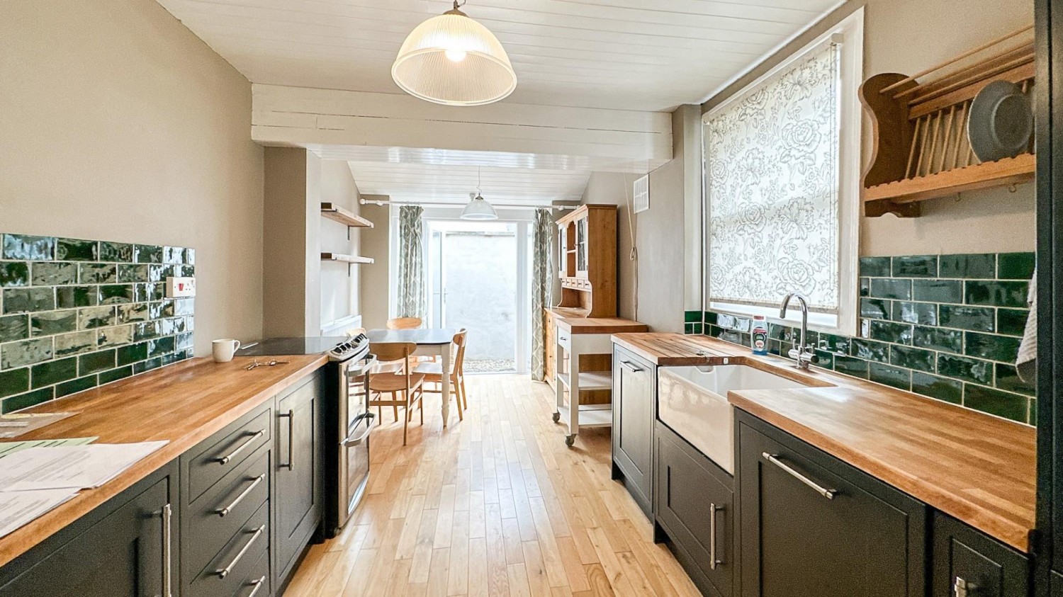 2 bedroom House to let in Hill Avenue, Victoria Park, Bristol