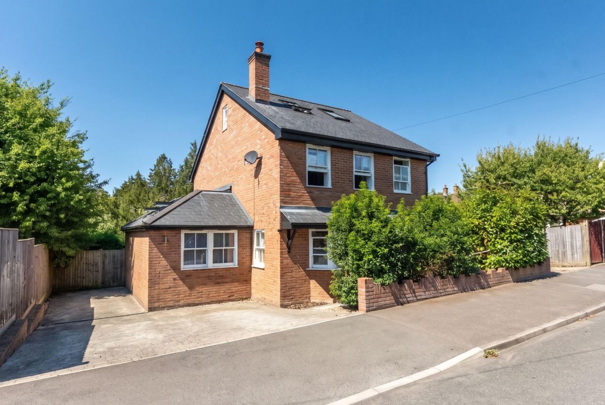 Longfield Road, Tring