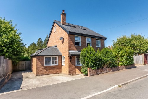 Longfield Road, Tring