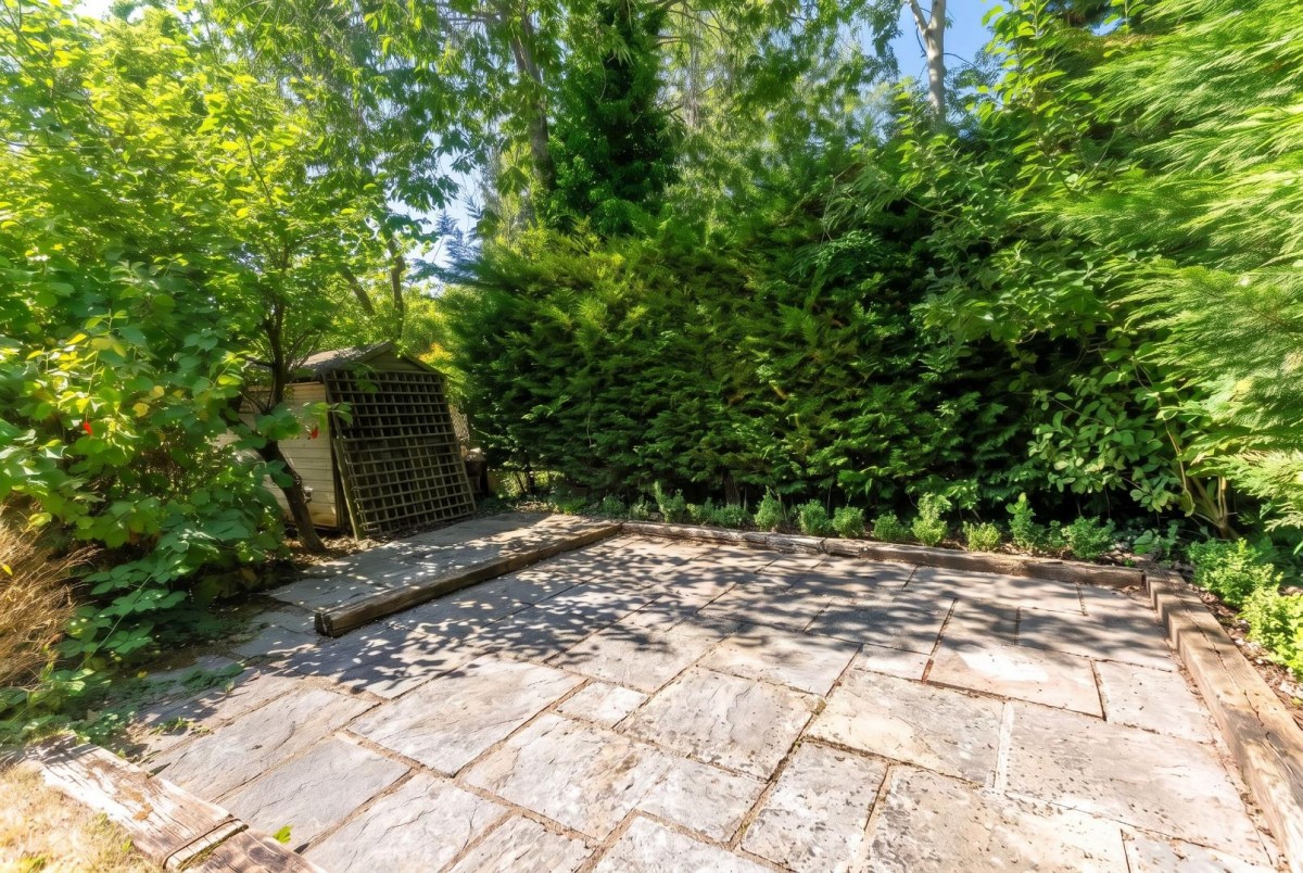 Longfield Road, Tring