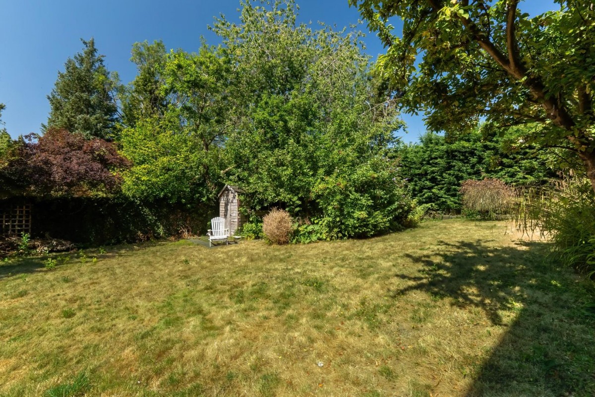 Longfield Road, Tring
