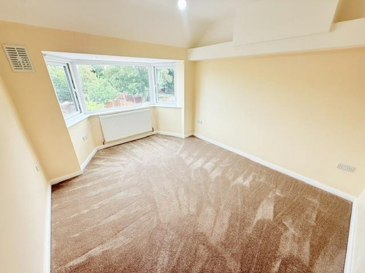 3 bedroom House to let in Hansons Bridge Road, Birmingham