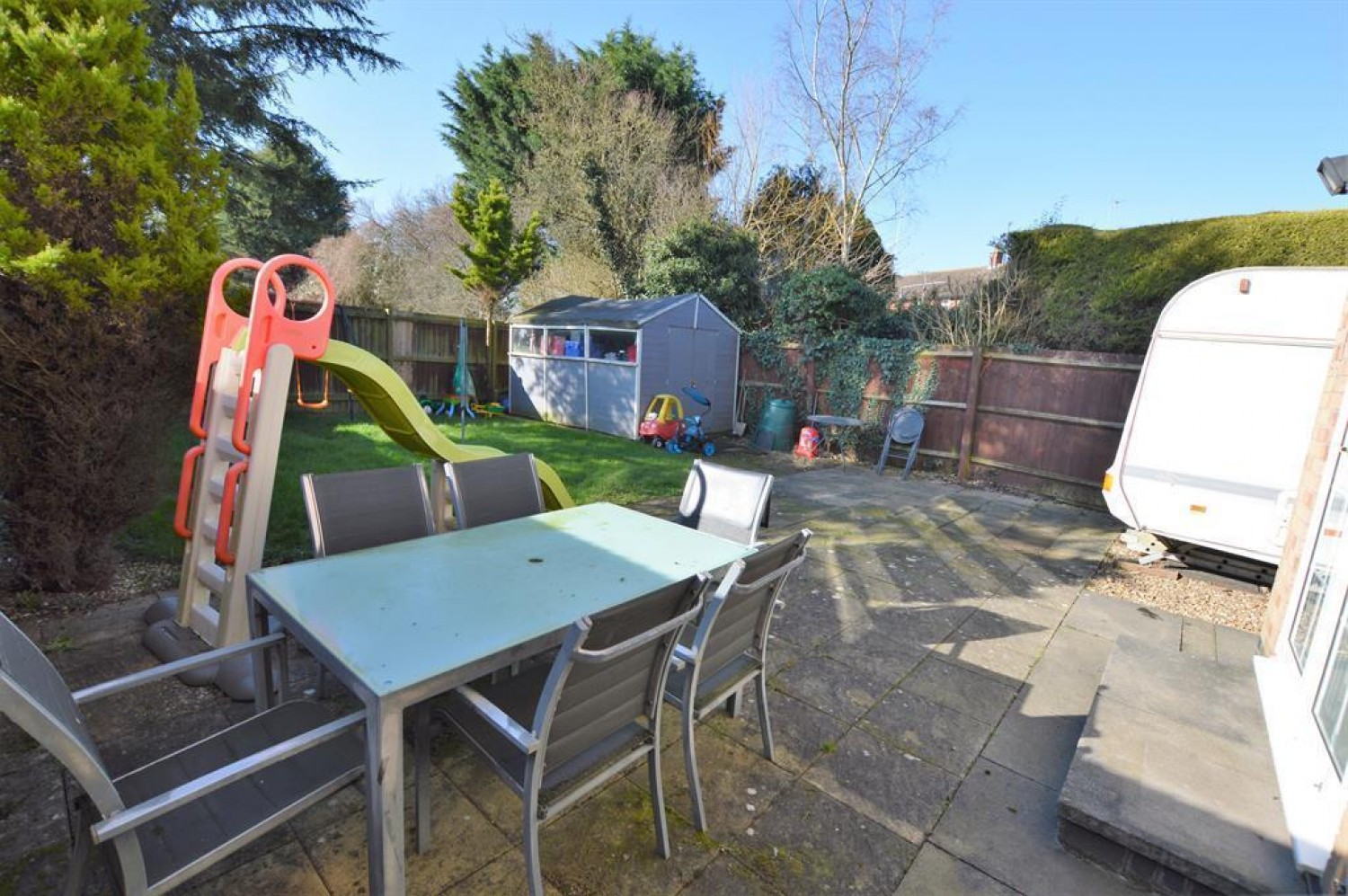 2 bedroom House to let in Ervins Lock Road, Wigston, LE18 4NQ