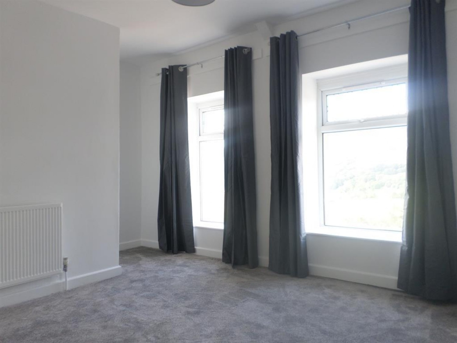 2 bedroom House to let in John Street, Nantymoel, Bridgend, CF32 7SU
