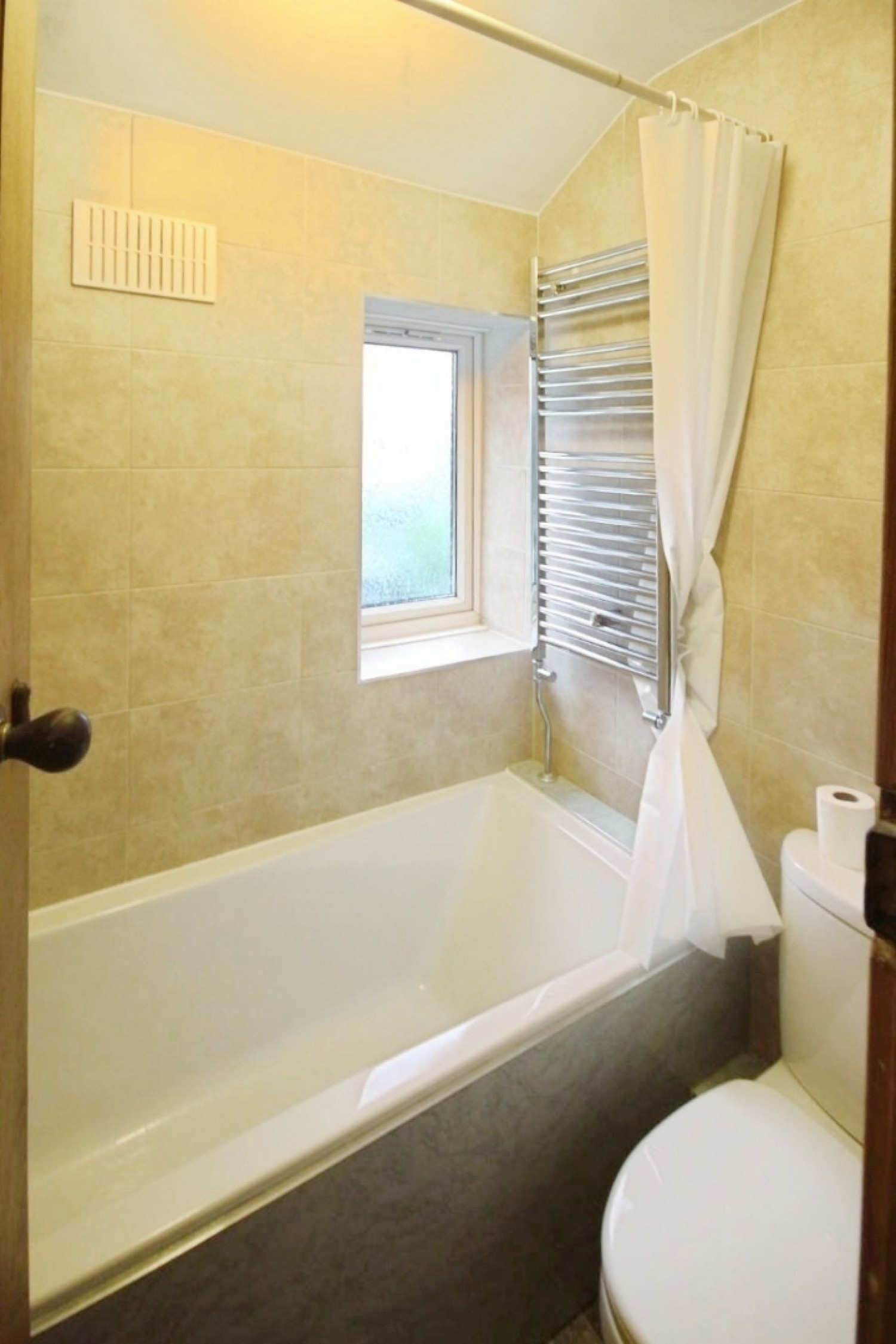 3 bedroom House to let in Manor Crescent, Pool In Wharfedale