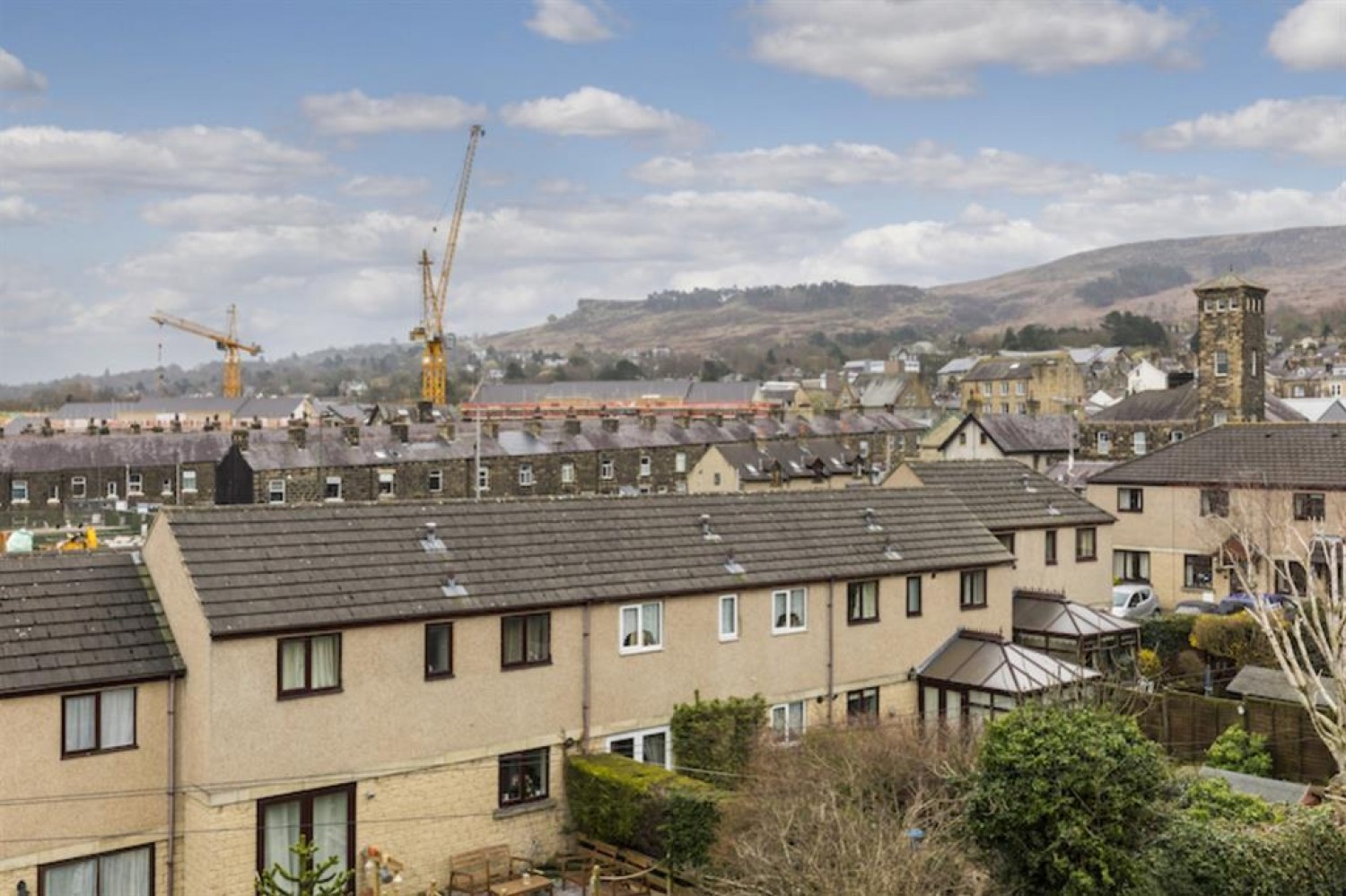4 bedroom House to let in Wellington Road, Ilkley, LS29