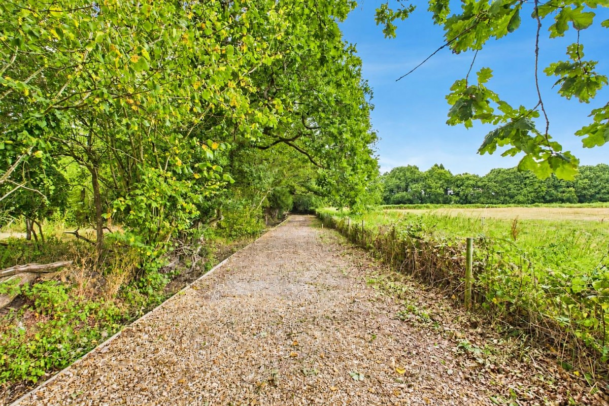 Margards Lane, Verwood