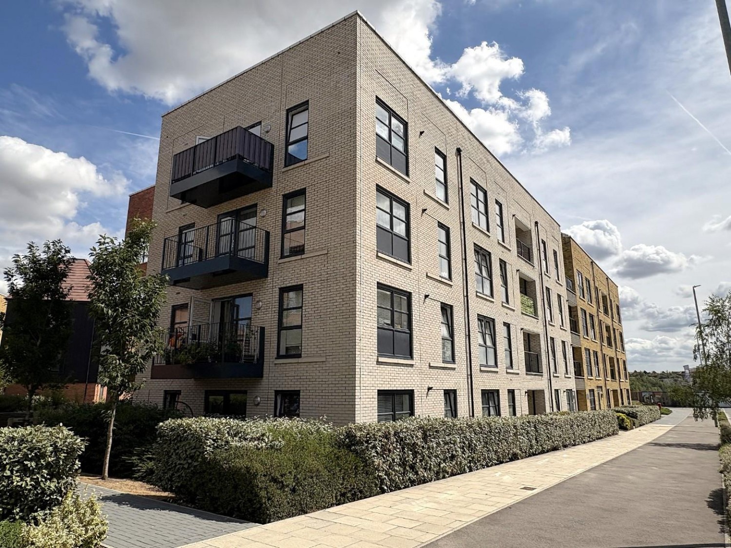 2 bedroom Flat for sale in Eastern Avenue, Western Cross, Ebbsfleet Valley, Swanscombe