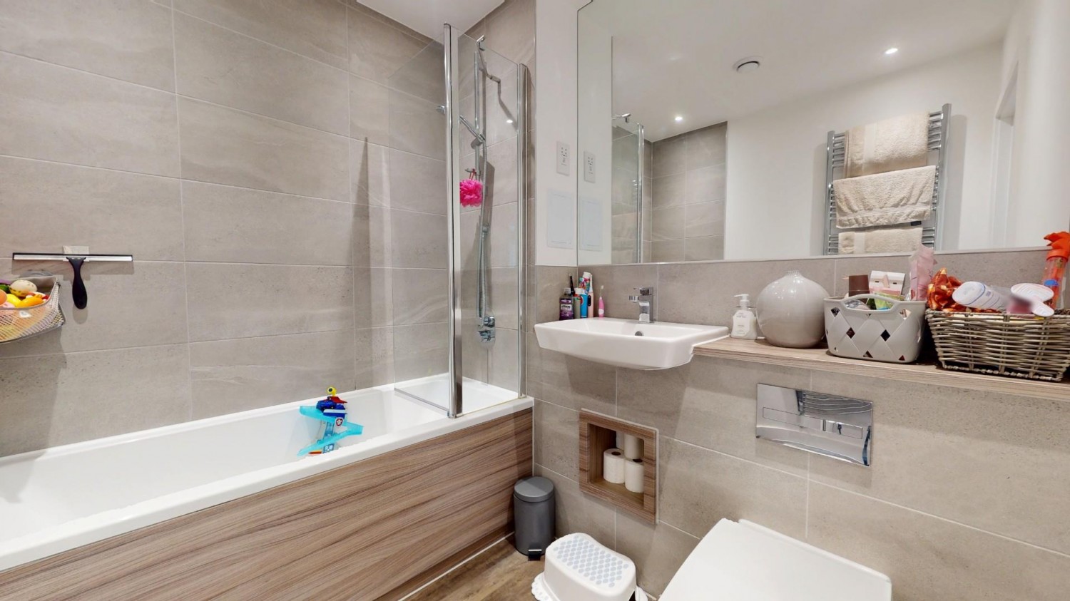 2 bedroom Flat for sale in Eastern Avenue, Western Cross, Ebbsfleet Valley, Swanscombe