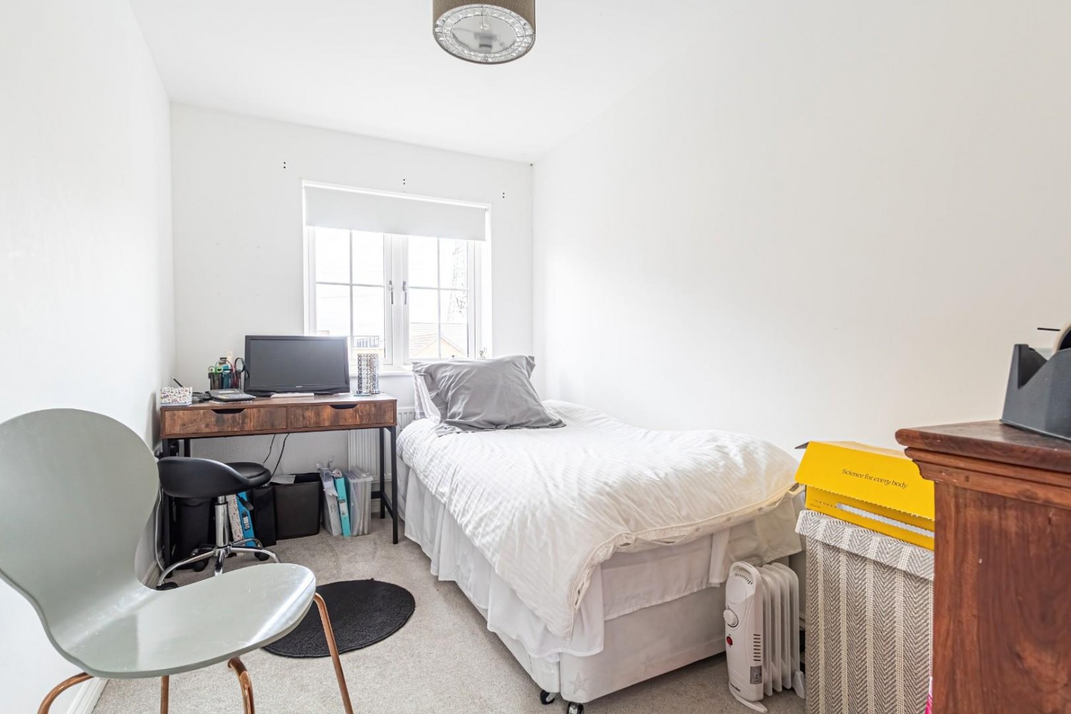2 bedroom House to let in Theedway, Leighton Buzzard