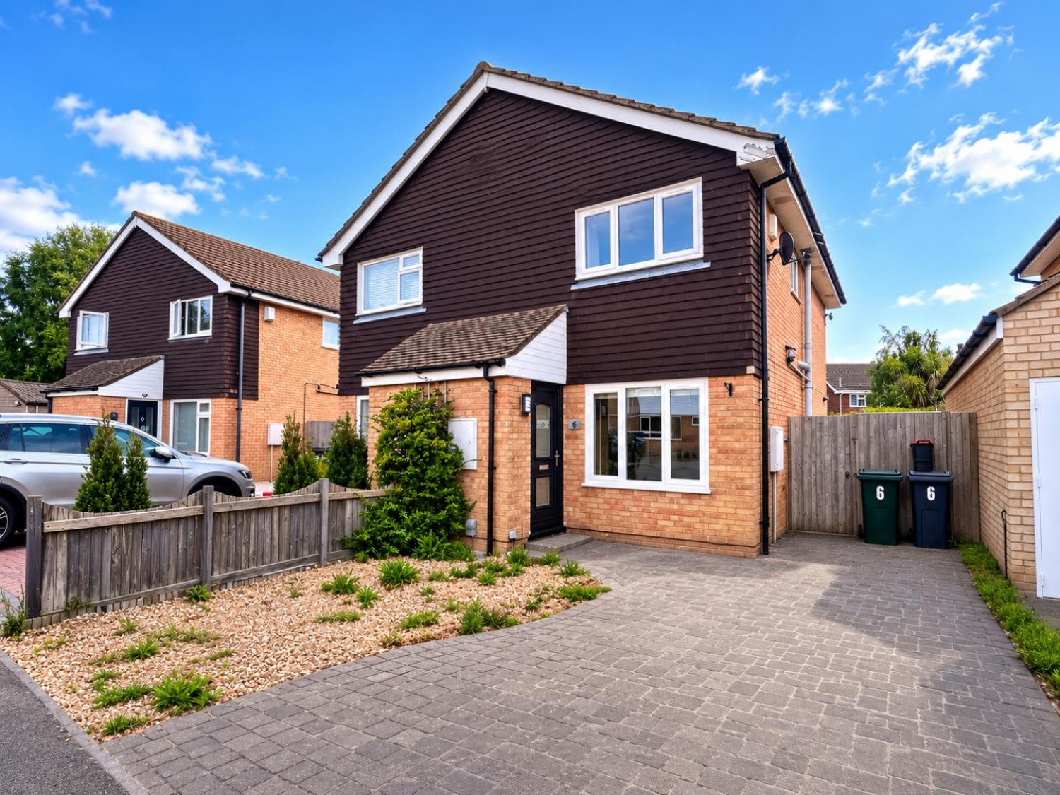 2 bedroom House for sale in Holdenhurst, Ashford