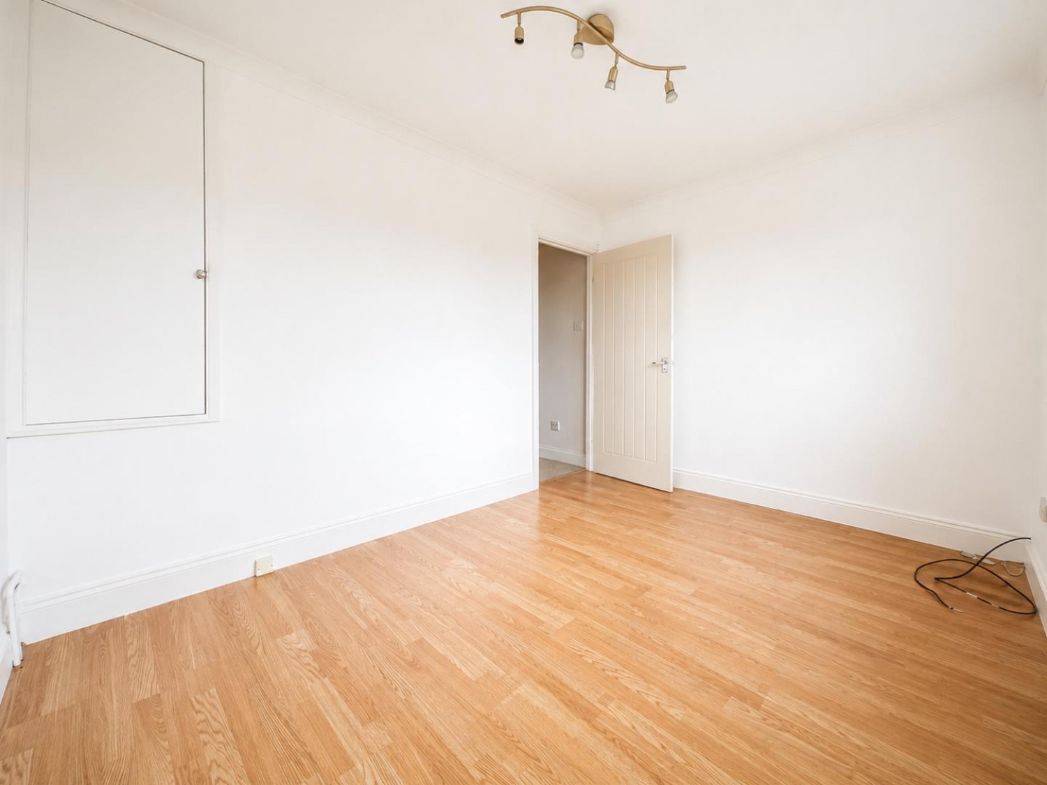 2 bedroom House for sale in Holdenhurst, Ashford