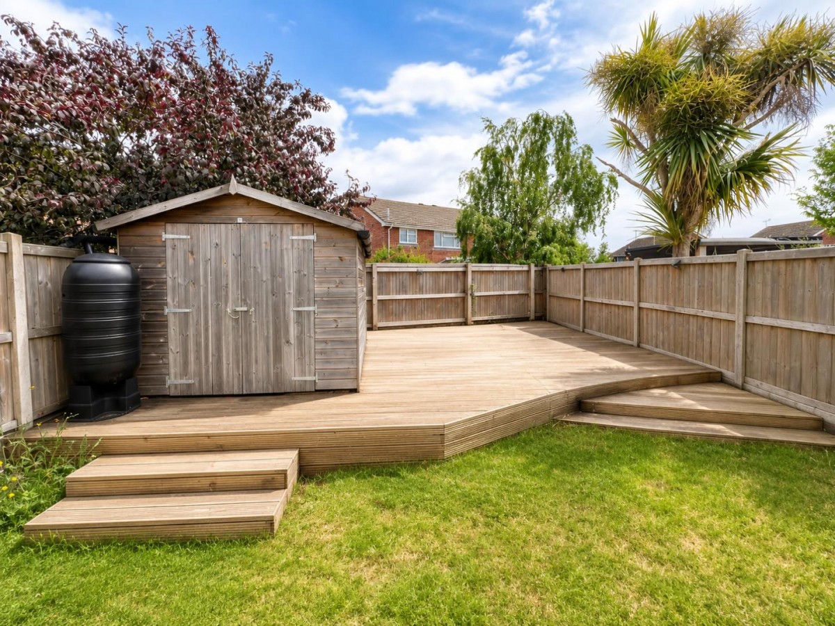 Holdenhurst, Ashford