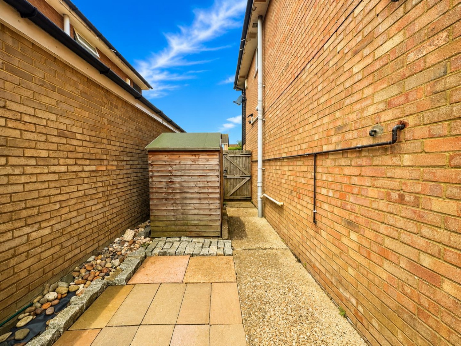 2 bedroom House for sale in Holdenhurst, Ashford