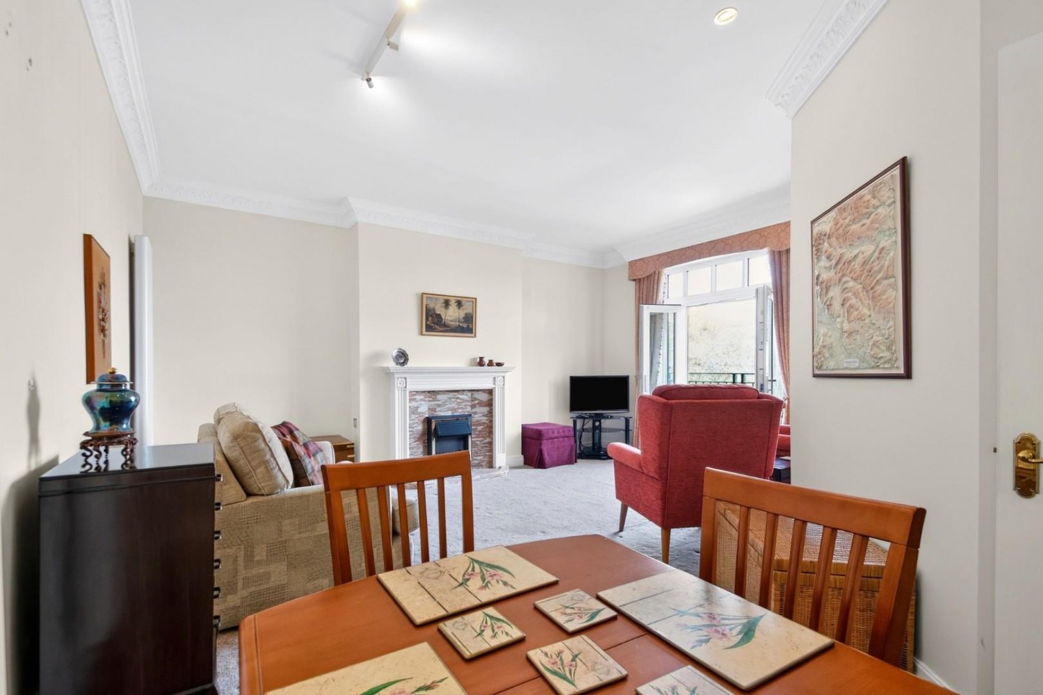 2 bedroom Flat for sale in Hollins Hall, Killinghall, Harrogate