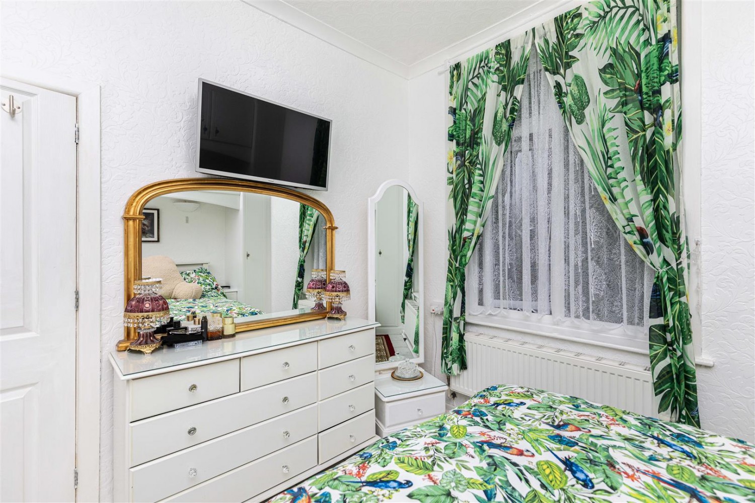 3 bedroom Bungalow for sale in Avenue Road, Walkford, Christchurch