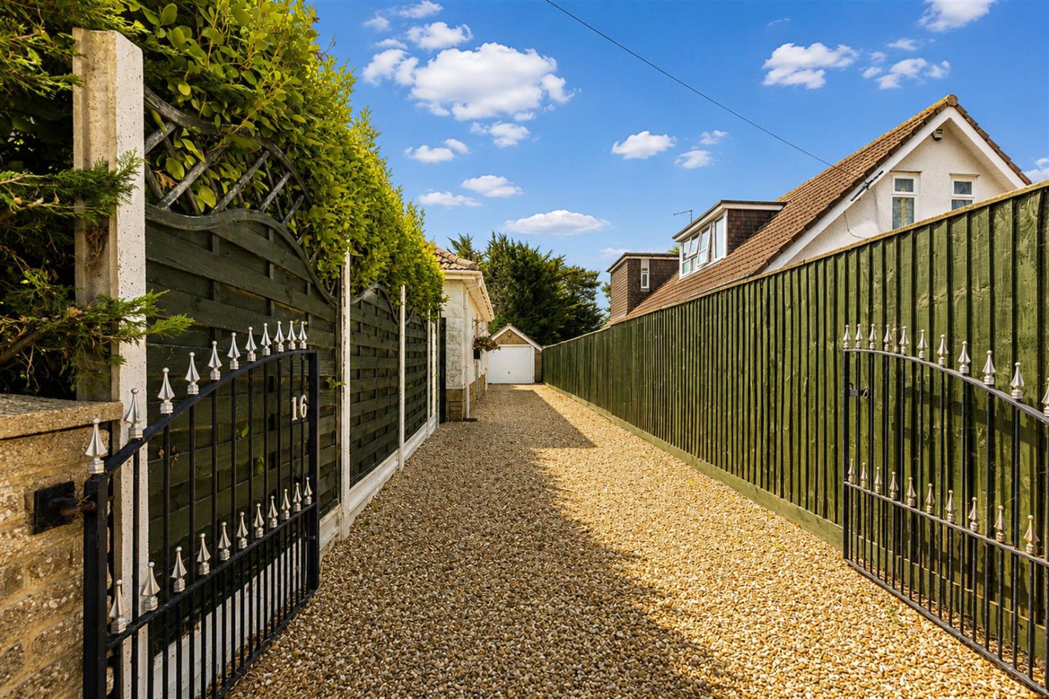 3 bedroom Bungalow for sale in Avenue Road, Walkford, Christchurch