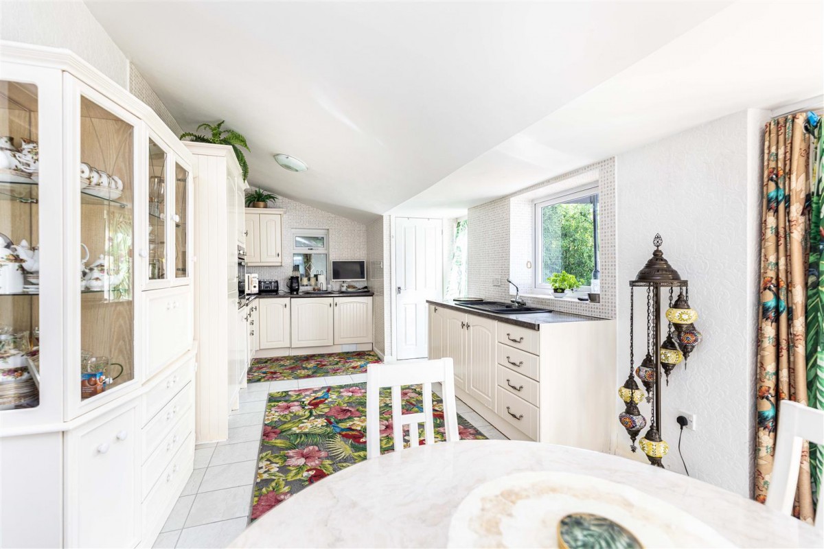 Avenue Road, Walkford, Christchurch