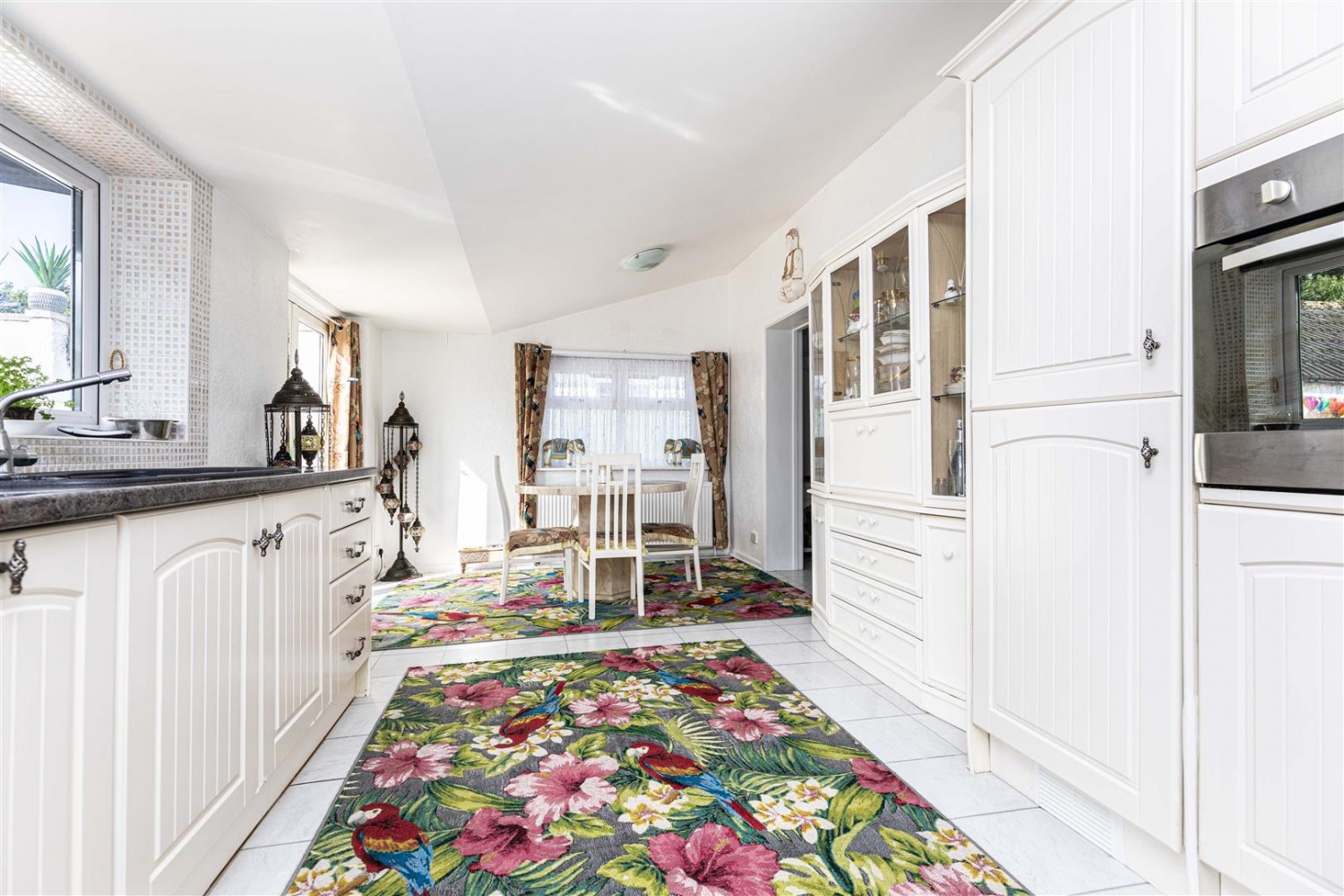 3 bedroom Bungalow for sale in Avenue Road, Walkford, Christchurch