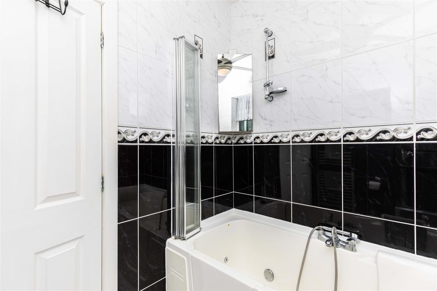 3 bedroom Bungalow for sale in Avenue Road, Walkford, Christchurch
