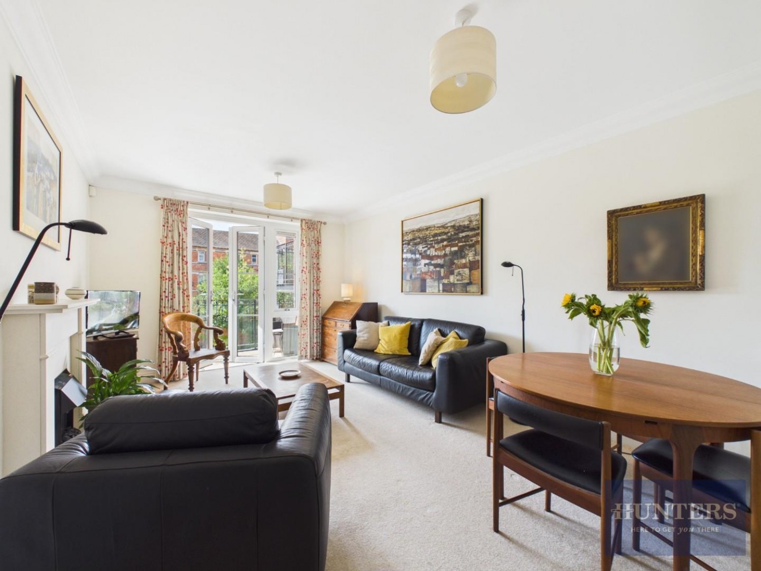 2 bedroom Flat for sale in Cedar Court, Humphris Place, Cheltenham